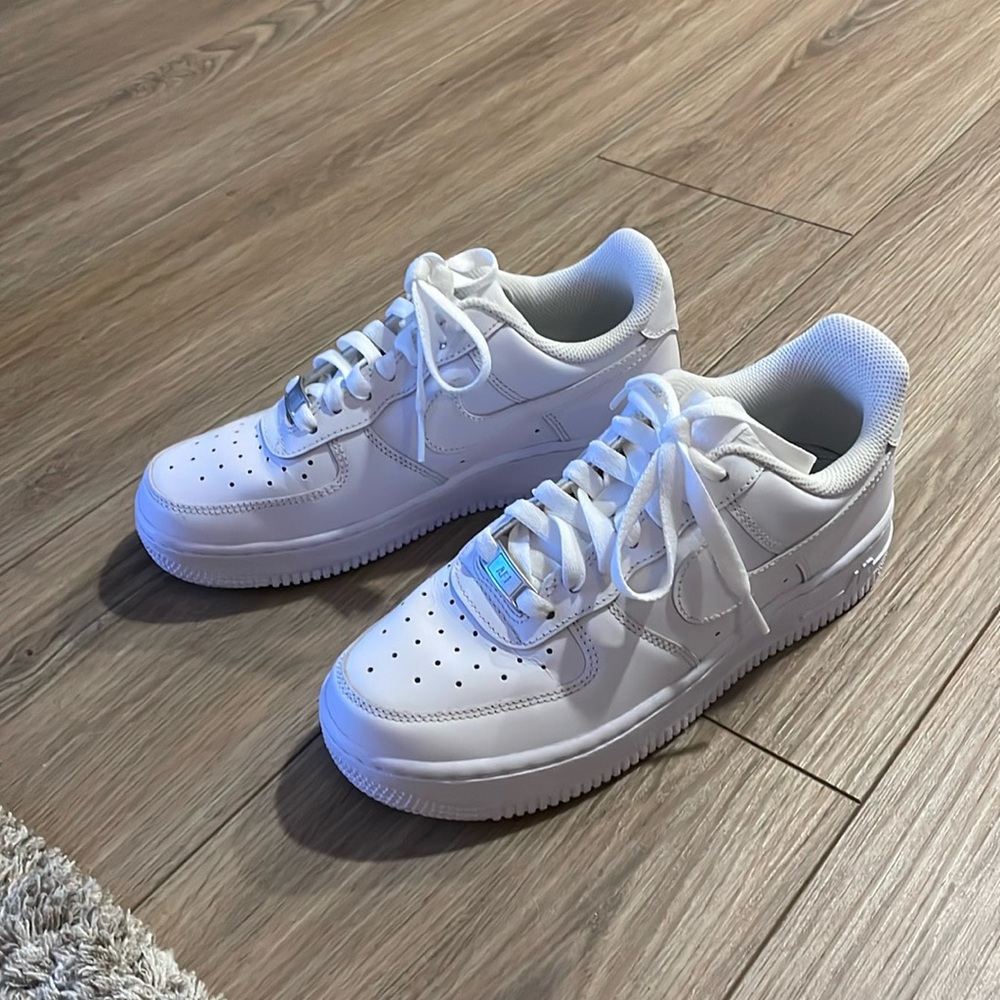Nike Air Force 1 '07 Women's Shoe. Size: Women 6 / Men 4.5
